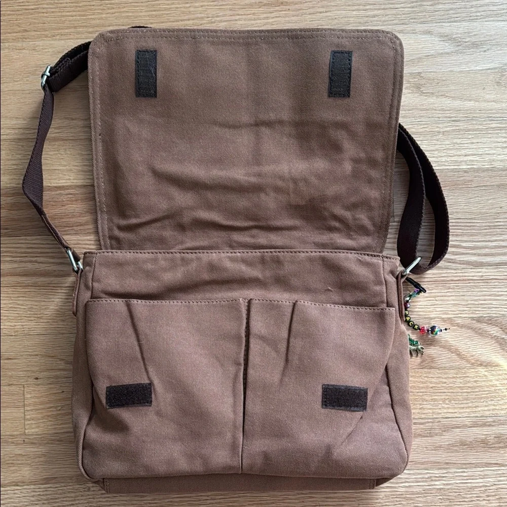 Forever Twilight in Forks Festival 2024 Brown Canvas Messenger Bag - Picture 4 of 5